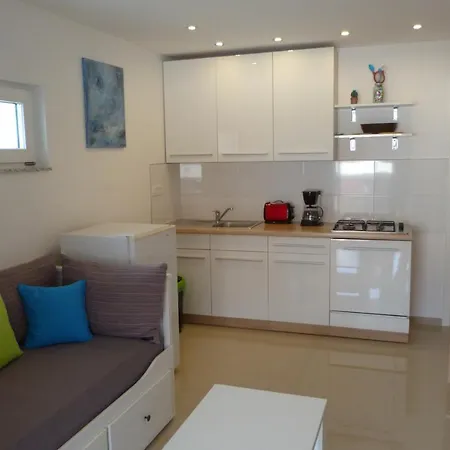 Monja & Dadi, Malinska, 반타치치