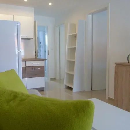 아파트 Monja & Dadi, Malinska, 반타치치