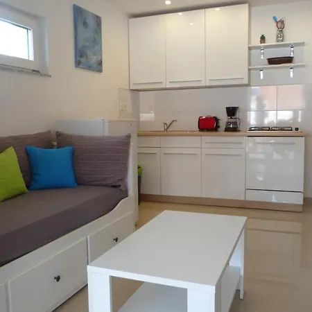 Apartment Monja & Dadi, Malinska, *