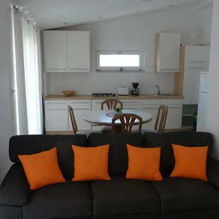 Apartment Monja & Dadi, Malinska, *