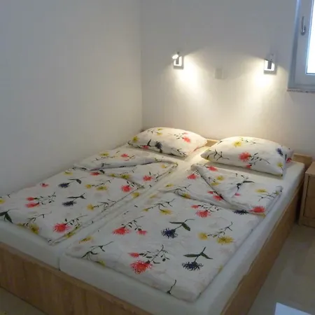 Apartment Monja & Dadi, Malinska, *