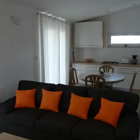 アパート Monja & Dadi, Malinska,