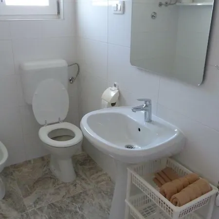 Monja & Dadi, Malinska, アパート