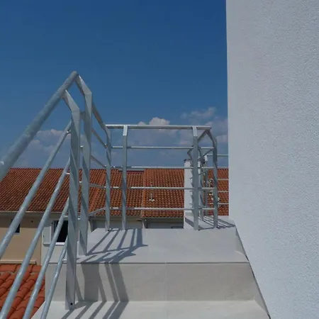 Monja & Dadi, Malinska, アパート ヴァンタシチ