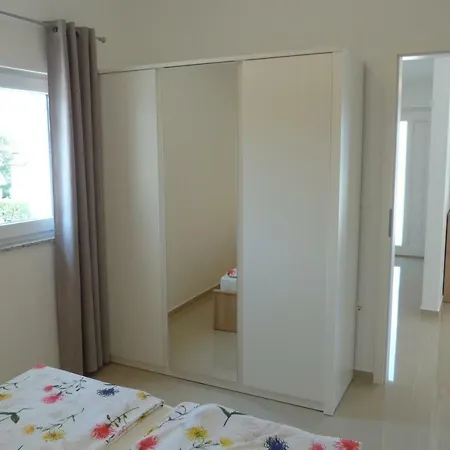 アパート Monja & Dadi, Malinska,